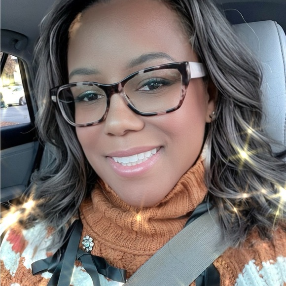 Meet your Posher, T. Rene' - Picture 4 of 10